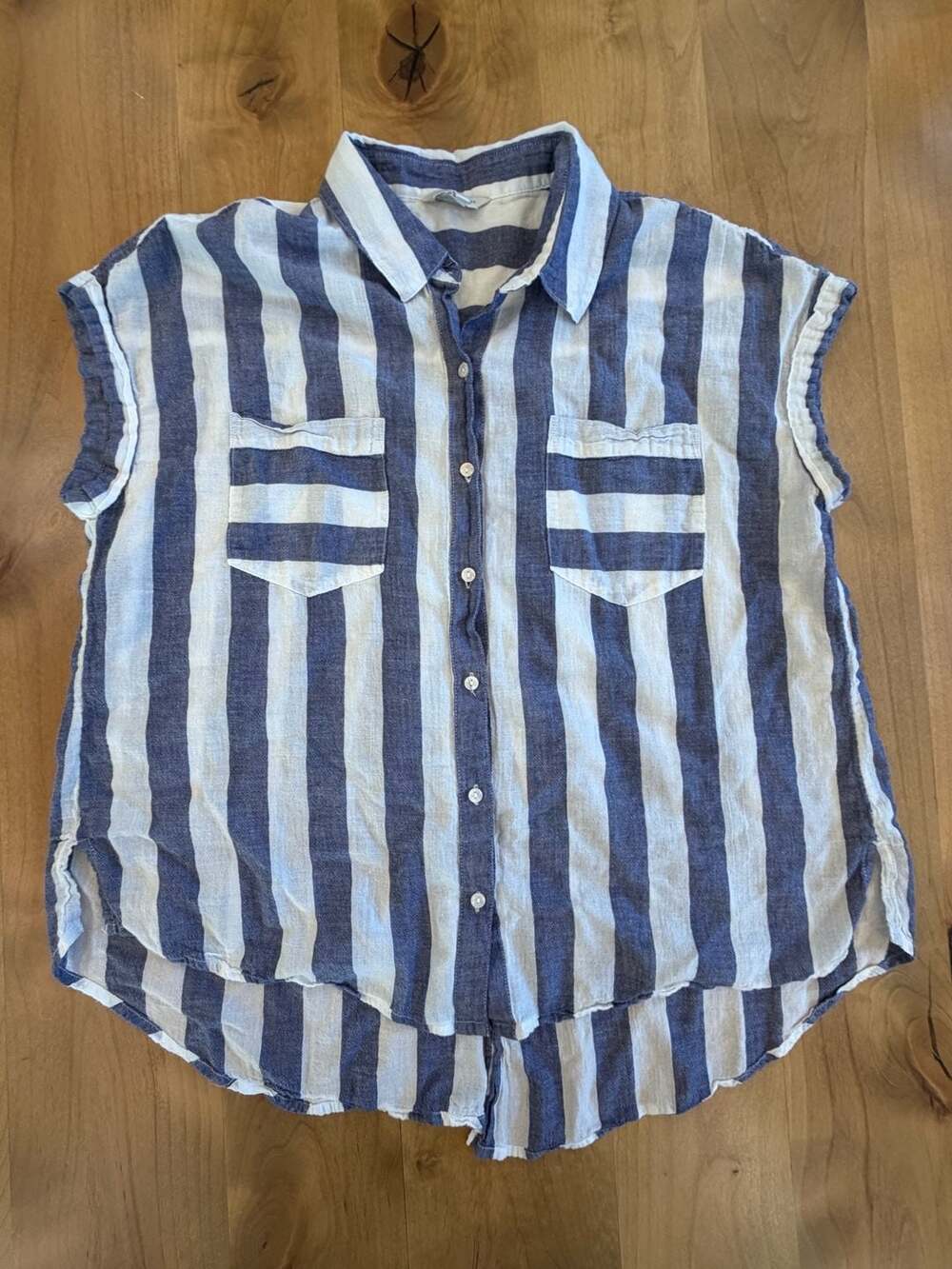 Lucky Brand Blue and White Striped Short Sleeve Button-Up Shirt L